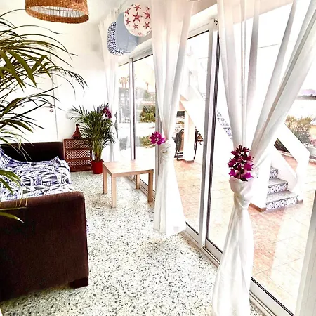 Lazaro House * Faro